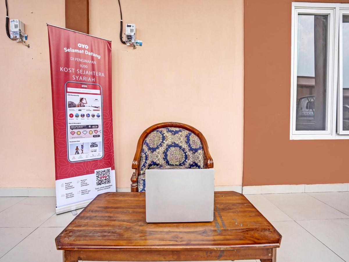 فندق Oyo 92006 Kost Sejahtera Syariah سيدوارجو المظهر الخارجي الصورة
